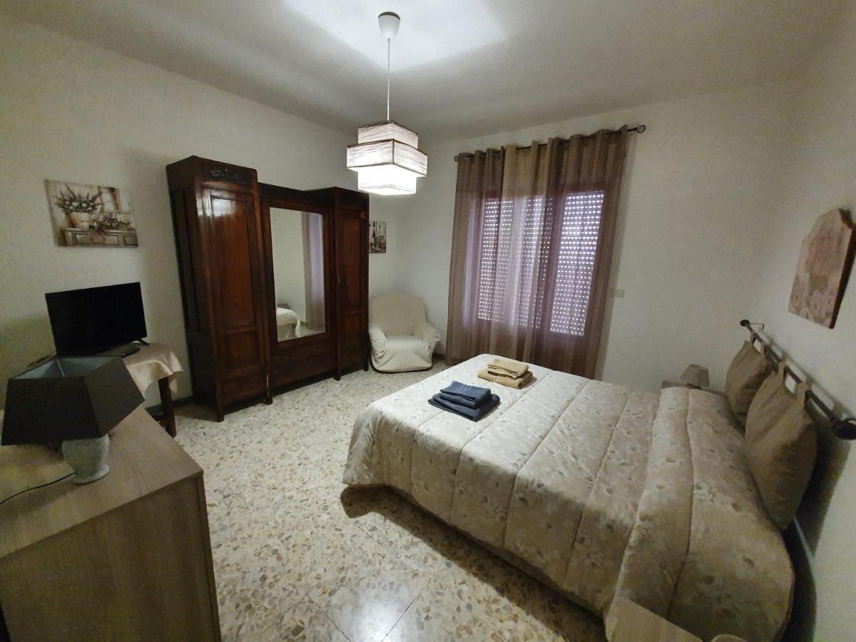 Casa Papona Apartment Sezze ภายนอก รูปภาพ